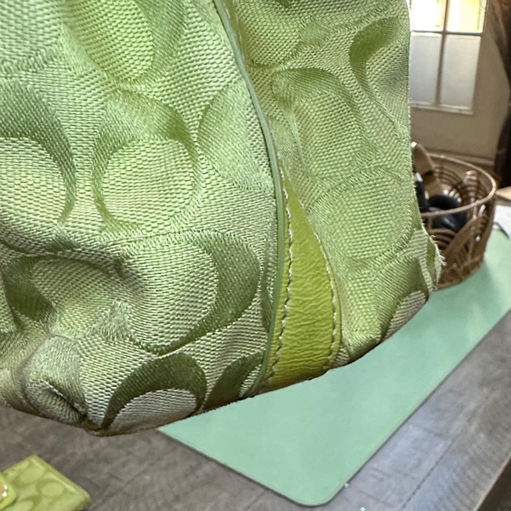 Coach Green Shoulder Bag - Picture 5 of 16